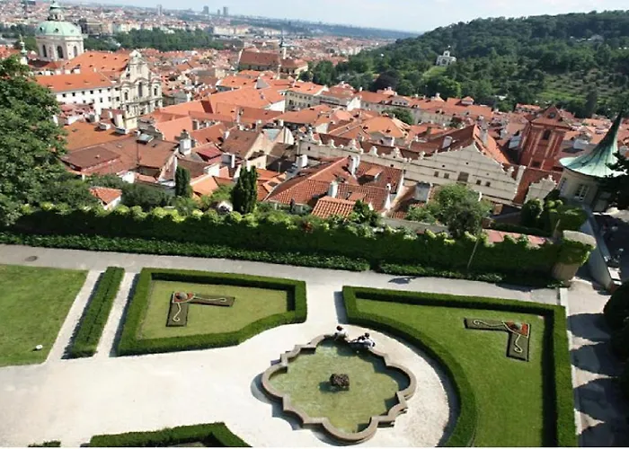 Castle Garden Апартаменты