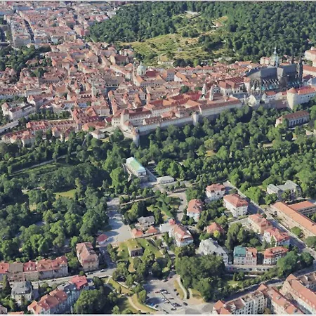 Апартаменты Castle Garden